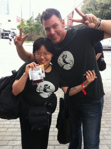 Hoot-Fans in Hoot-Tees Fumi loves HootSuite