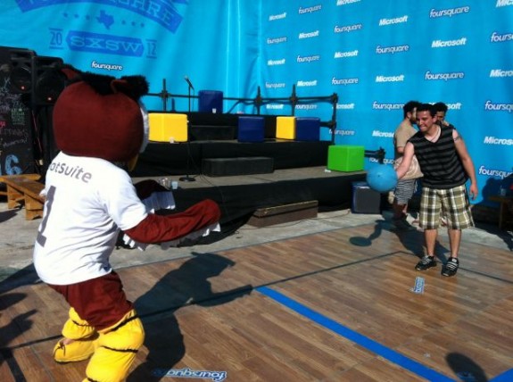Owly plays FourSquare Owly plays FourSquare
