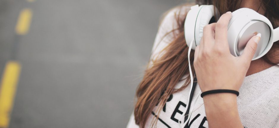 6 Podcasts That Will Make You a Better Social Media Marketer | Hootsuite Blog