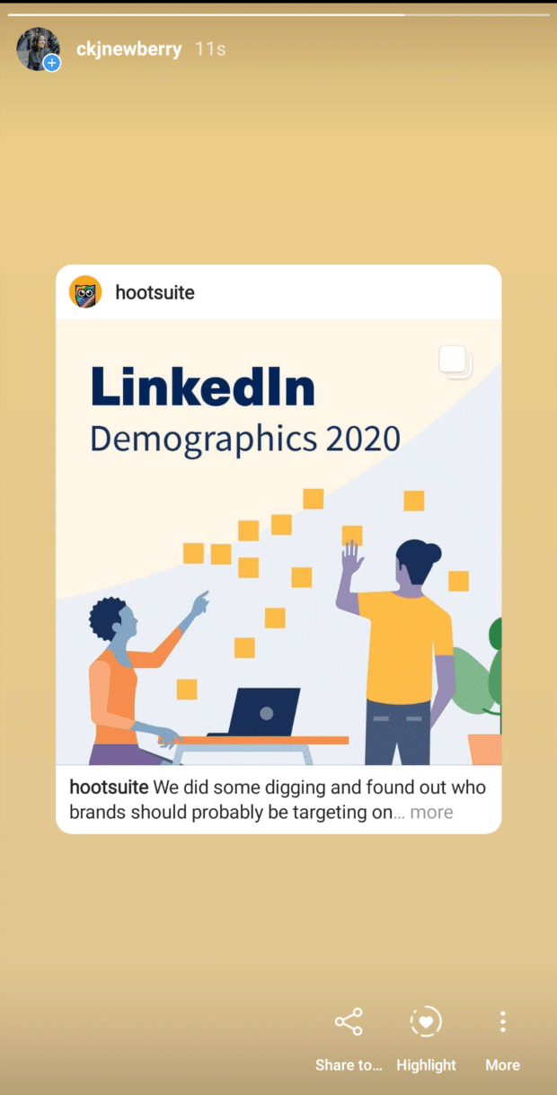 Infografía de Hootsuite sobre LinkedIn recompartida en otra cuenta