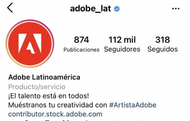 Biografía del perfil de Adobe Latinoamérica donde le piden a sus seguidores etiquetar la cuenta.