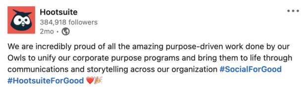 Hootsuite'in deve kutusundaki hashtag'leri içeren Linkedin gönderisi