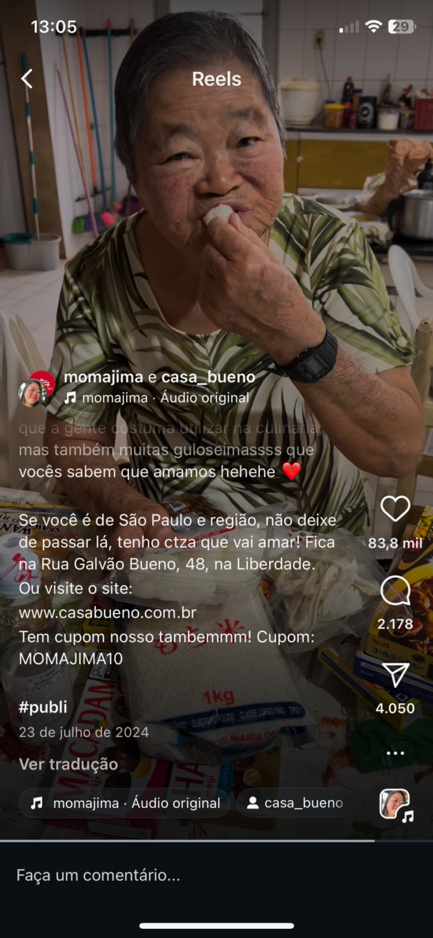 Neste outro vídeo curto, a jovem compartilha o cupom de desconto como afiliada da loja de itens japoneses Casa Bueno.