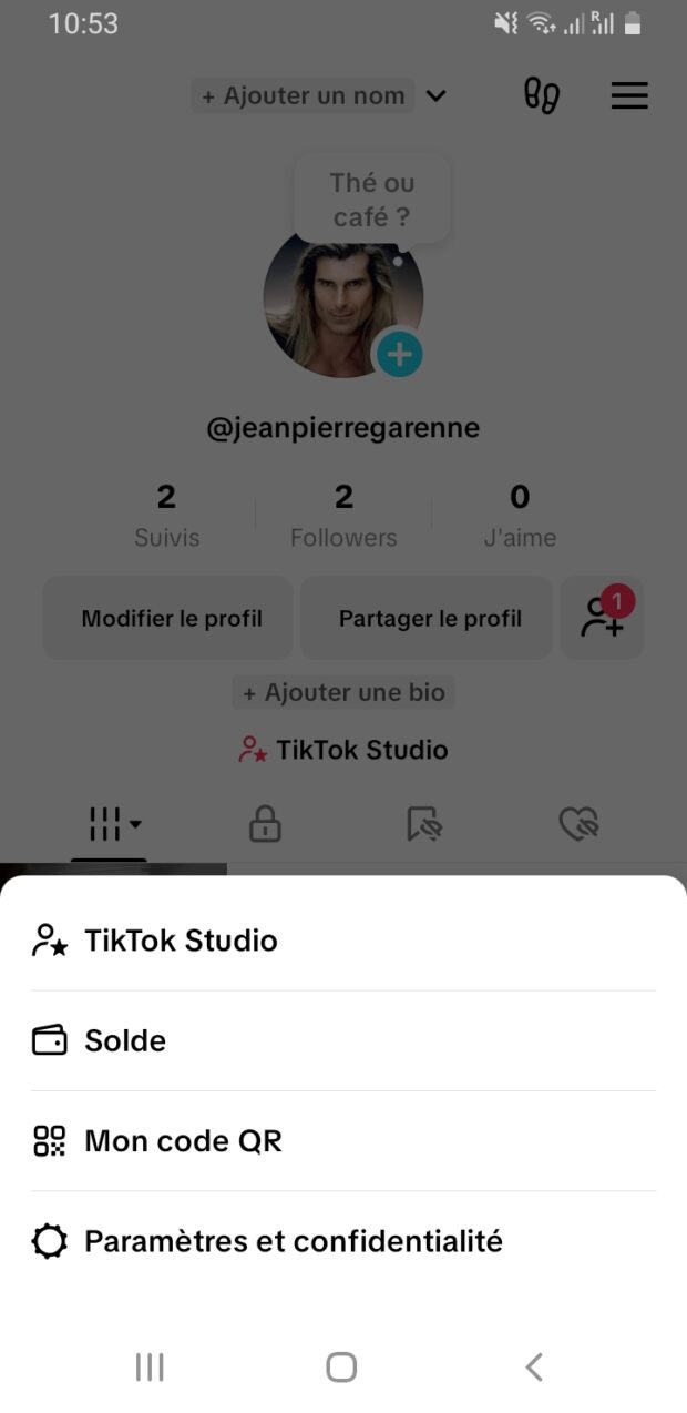 Sélectionnez TikTok Studio dans le menu déroulant.