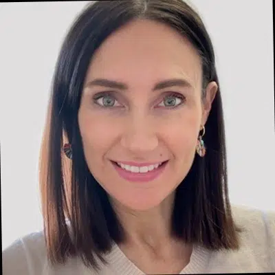 social media ai agent expert: anne-marie green